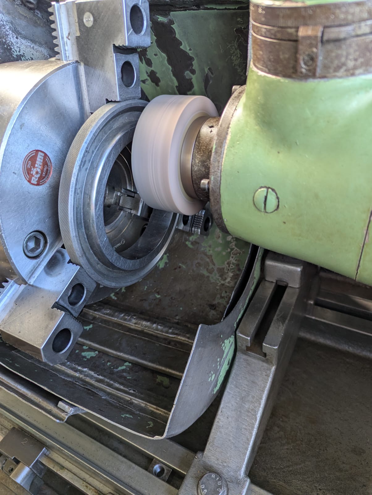 jagiella-schleiftechnik-spitzenlosschleifen-02